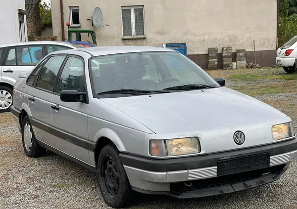 volkswagen passat Volkswagen Passat cena 10900 przebieg: 166864, rok produkcji 1991 z Ryglice